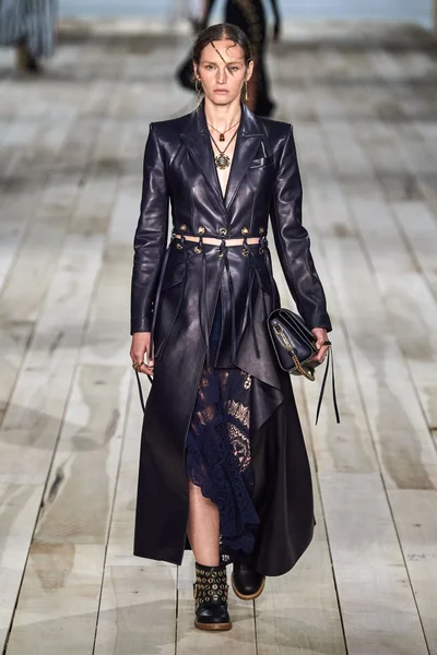 Look 22
